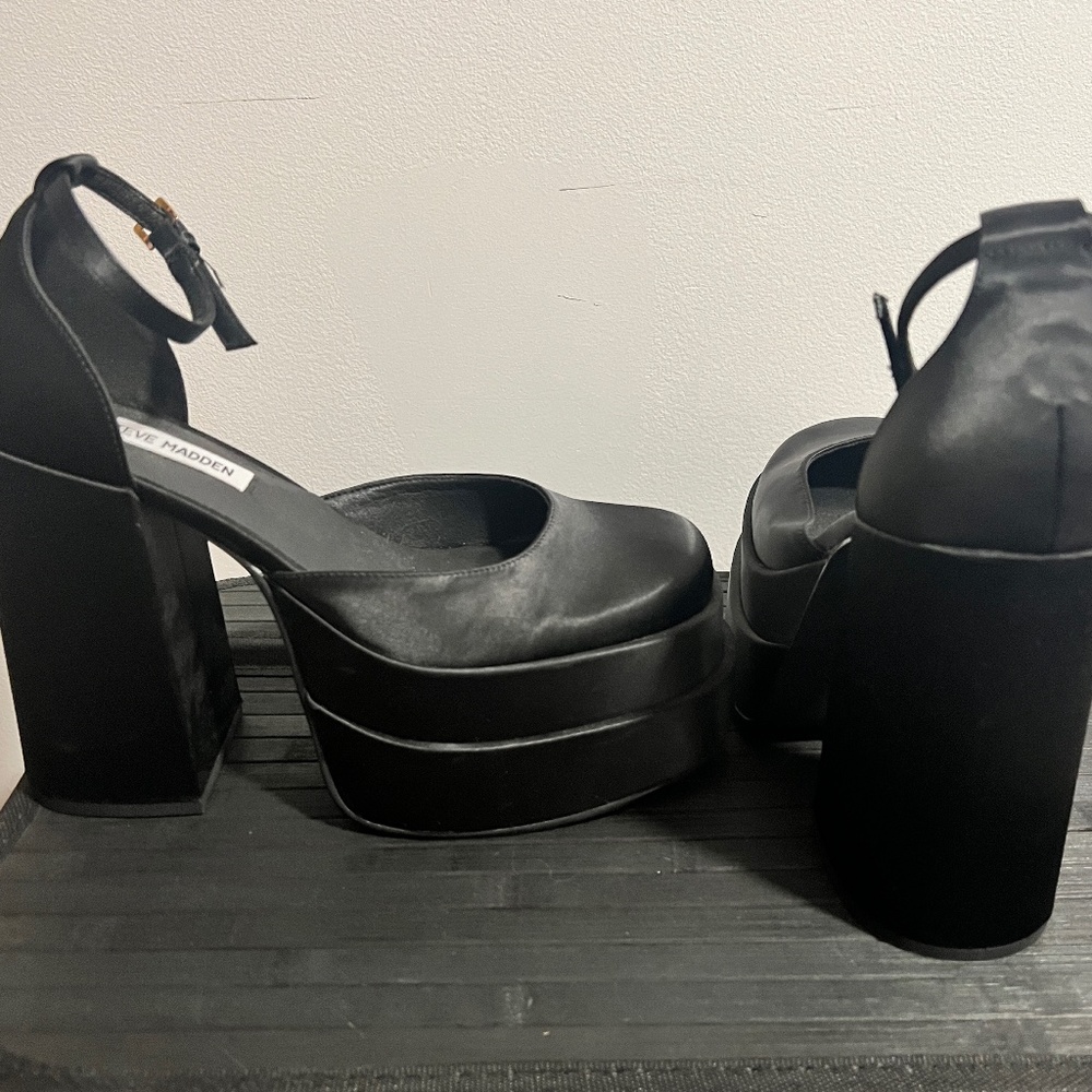 Steve Madden Ultra High Platform Mary Janes 8